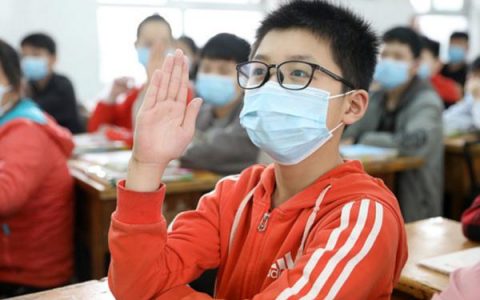 小学生因为名字简单而受欢迎，有两个名字带姓氏！网友赞：好看又好用。