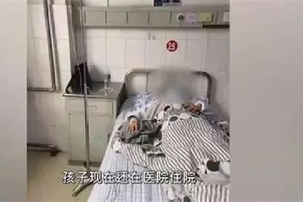 女生公交上摘口罩喝水遭司机殴打 被他人殴打怎么处理