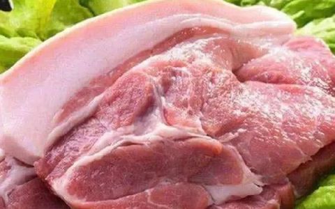 3月份猪价可能跌到每斤6元的谷底，猪肉红戳和蓝戳的差价。