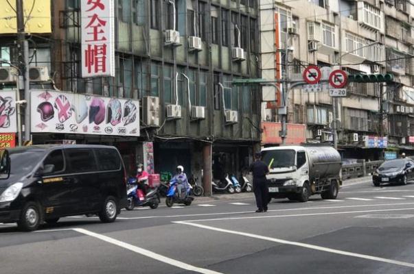 台湾无预警大停电引发交通混乱 停电对交通的影响