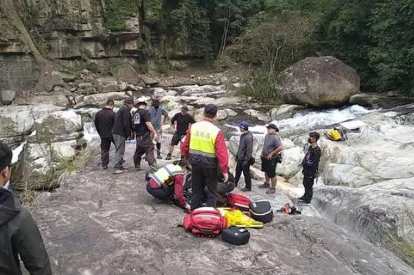 《初拥》剧方回应2人坠亡：将停拍 电影是哪一年诞生的