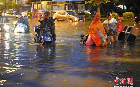 福州遭暴雨侵袭：路面积水严重，具体是什么情况？