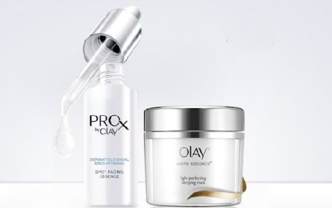 涂完olay小白瓶可以玩手机吗，olay小白瓶能不能玩手机