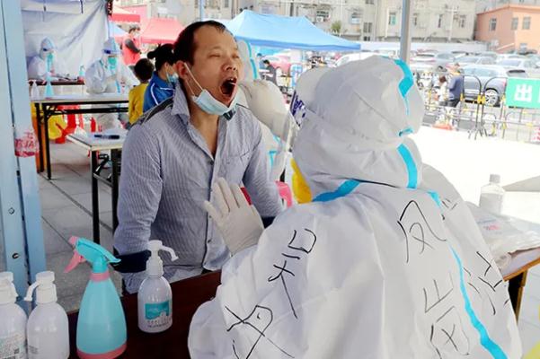 花臂男核酸检测插队闹事警方通报 核酸检测的准确率是多少