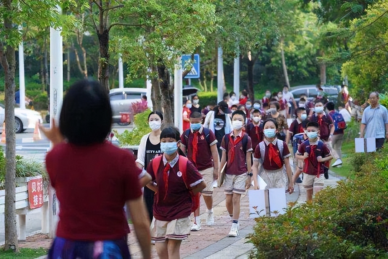 暑假在即，四川教育厅发布中小学生放假时间，学生们“欢呼雀跃”