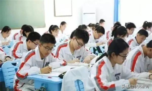 低于560将无缘高中？2022年中考或迎来两项调整，家长务必要知晓