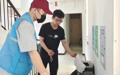 取消校餐后生活垃圾增多怎么办？大学生指导垃圾分类