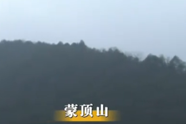 四川大山惊现呼风唤雨的古井，只要揭开井盖就下雨，专家：催化剂