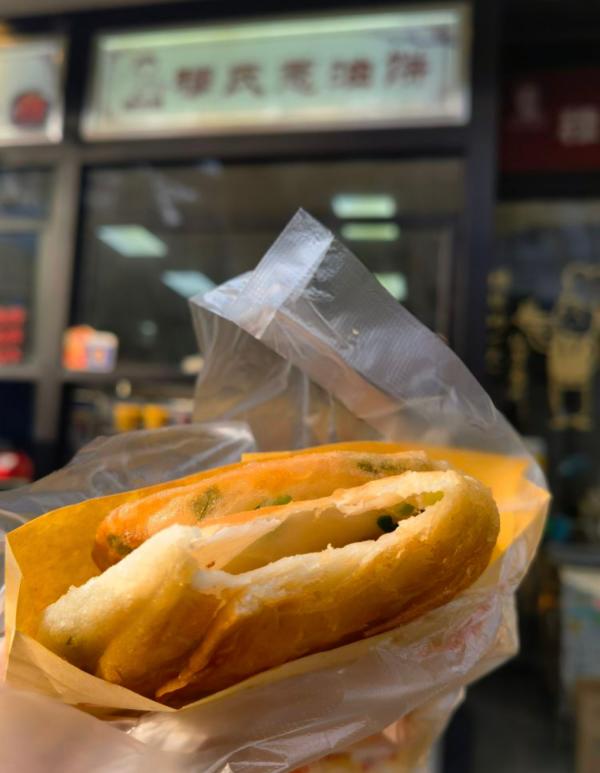 葱油饼、油条、面馆，三个上海老牌小吃店的复市准备